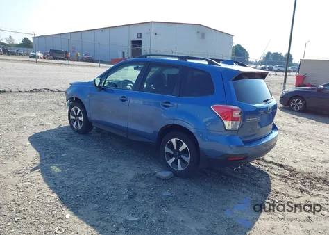 2017 Subaru Forester 2.5I Premium z USA, uszkodzony, nr VIN JF2SJAEC4HH523633